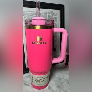 ✨🆕 Stanley 30 oz Pink Parade Quencher H2.0 FlowState Tumbler